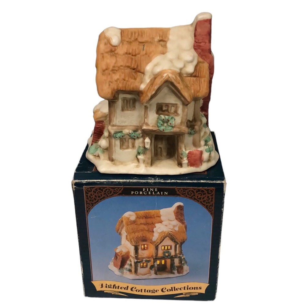 Vintage Christmas Village Town Post Office 6” fine porcelain *read‎